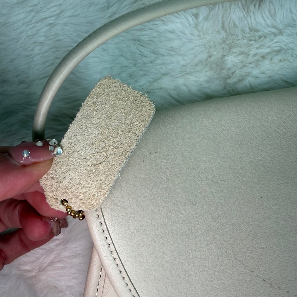 Authentic Vintage Coach Lindsay 9163 Bone USA Glove Tanned Leather Crossbody - Picture 4 of 16